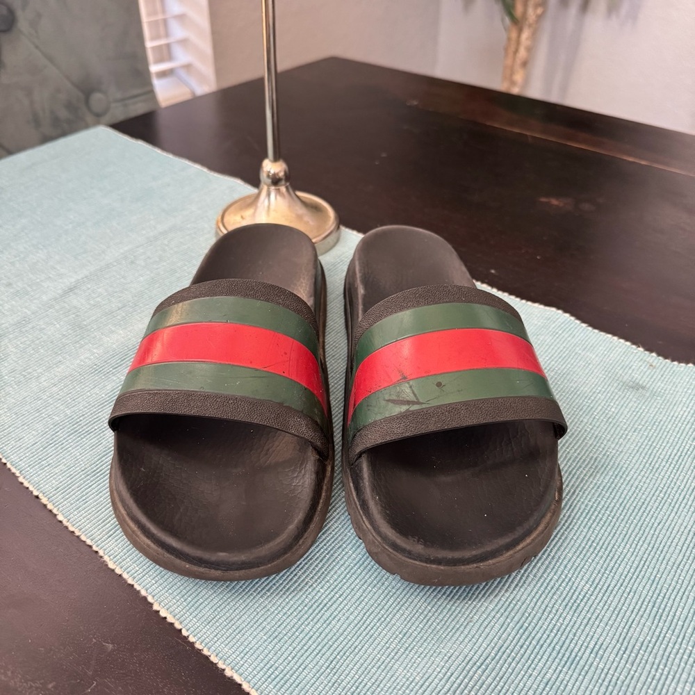 Gucci Web rubber slide sandals size 9 men